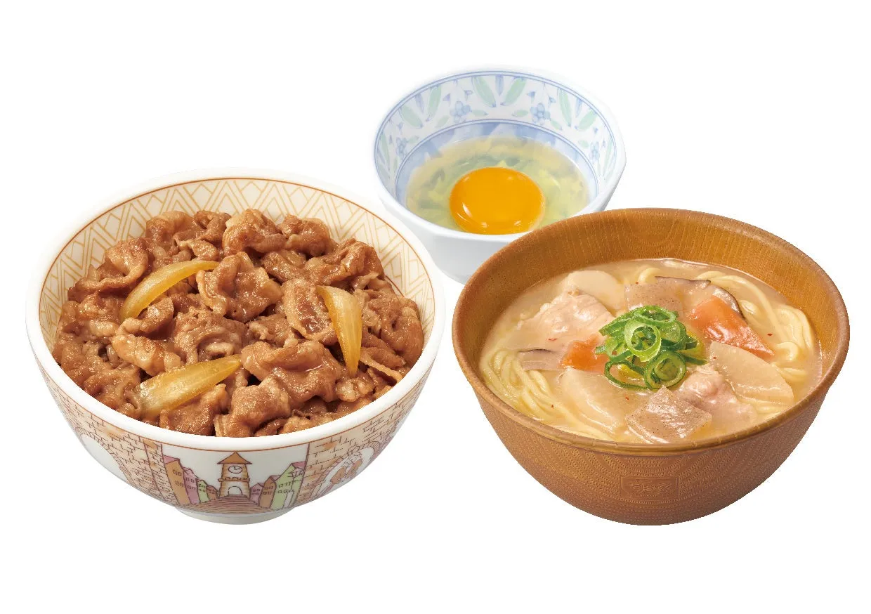 すき家の牛丼ととん汁みそラーメン、生卵