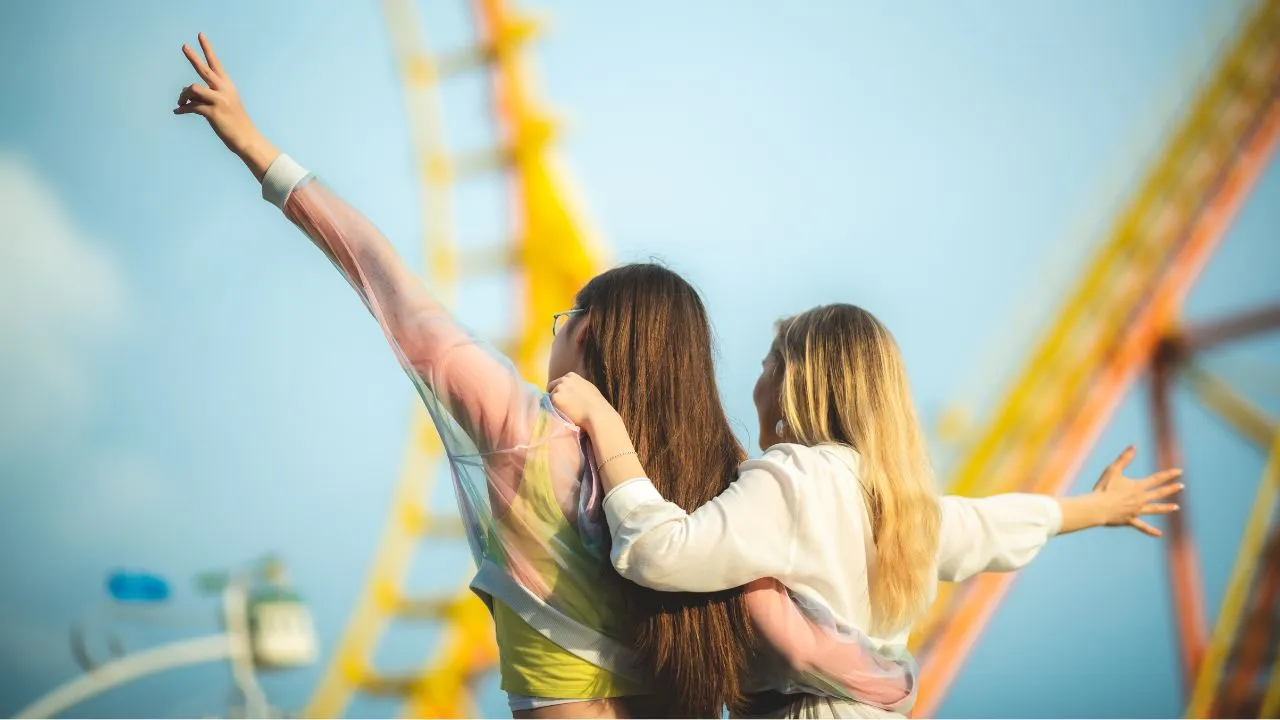 楽しむ女性二人