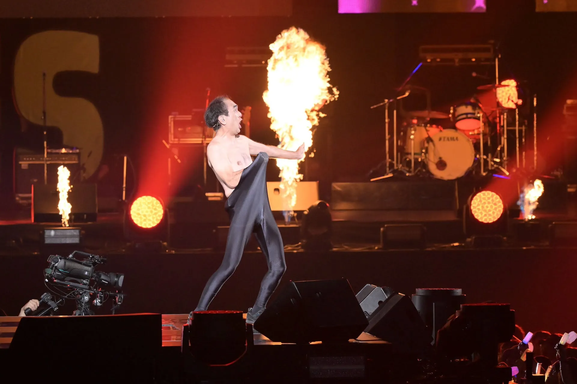 「エガフェス2024」より 芸人・江頭2:50による笑いと音楽の祭典「エガフェス」