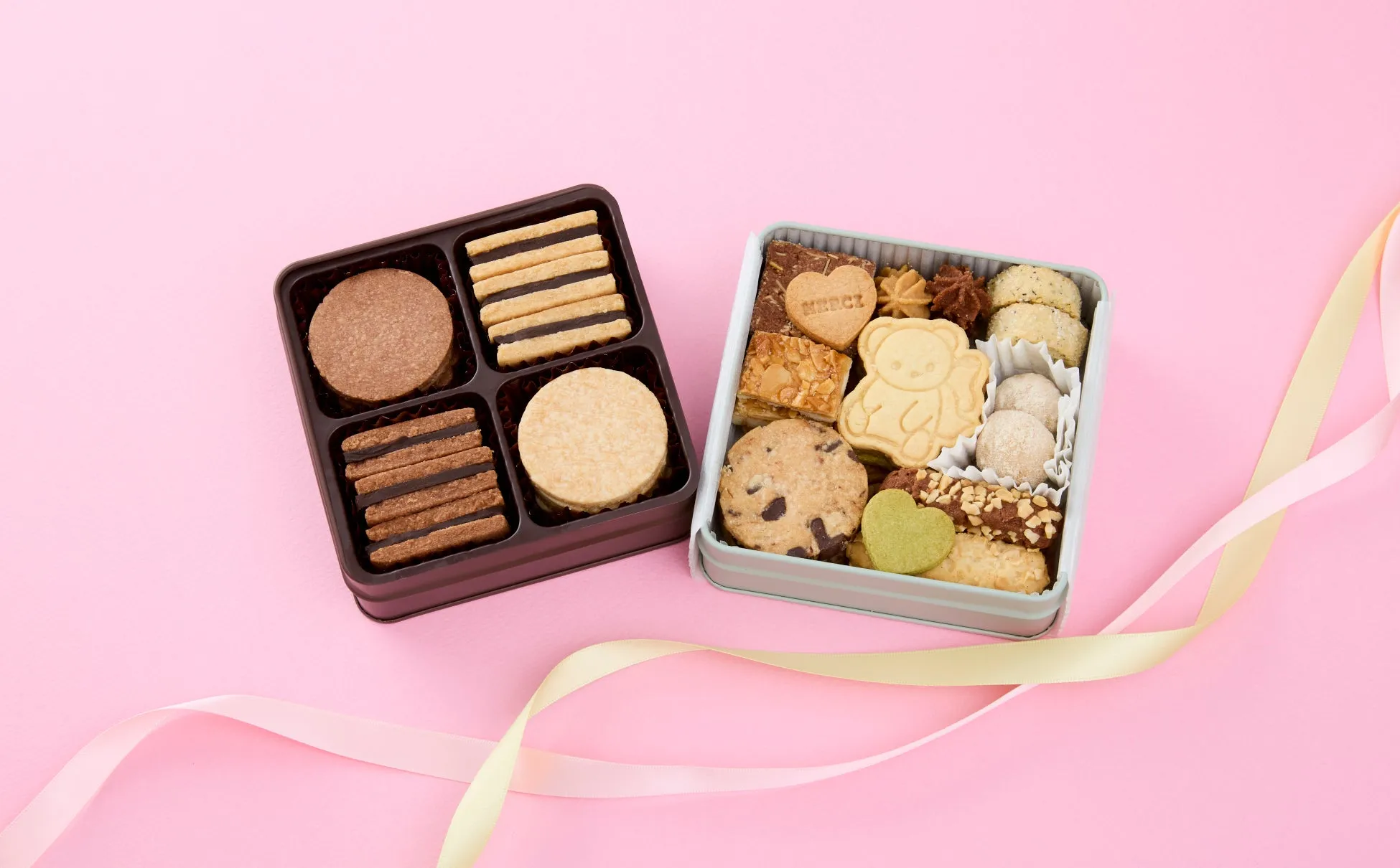 ペーシュアンドケイ×ユリコメコ 米粉で作ったクッキー 左チョコサンドクッキー缶 右クッキー缶（TGM限定セット）