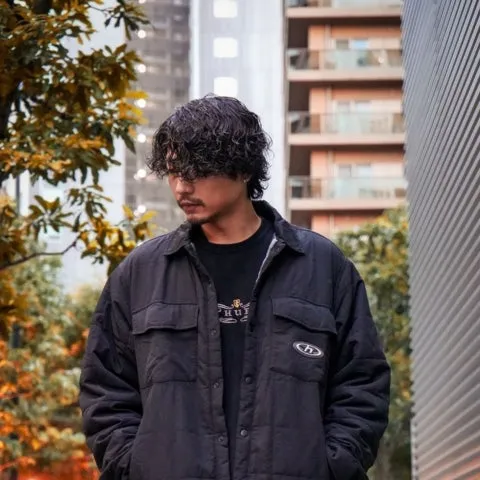 戦極MCBATTLEイベントでのスタイリッシュな人物