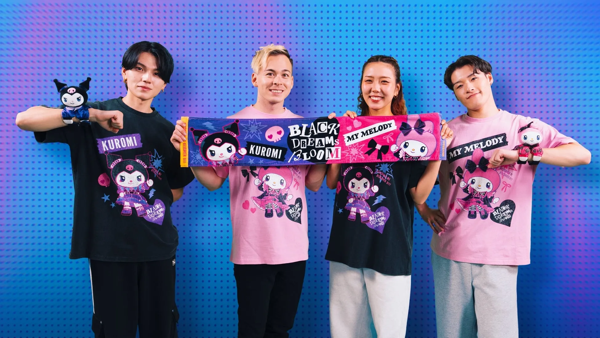 クロミとマイメロディのTシャツを着た4人