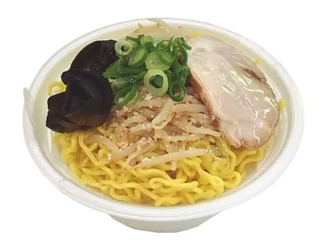 札幌の名店「いそのかづお」監修ブラック醤油ラーメンも好評発売中！