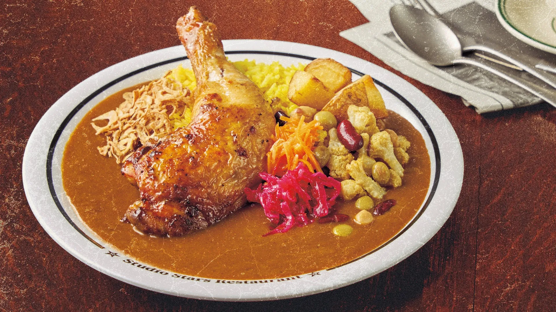 カレーライスとチキンのプレート