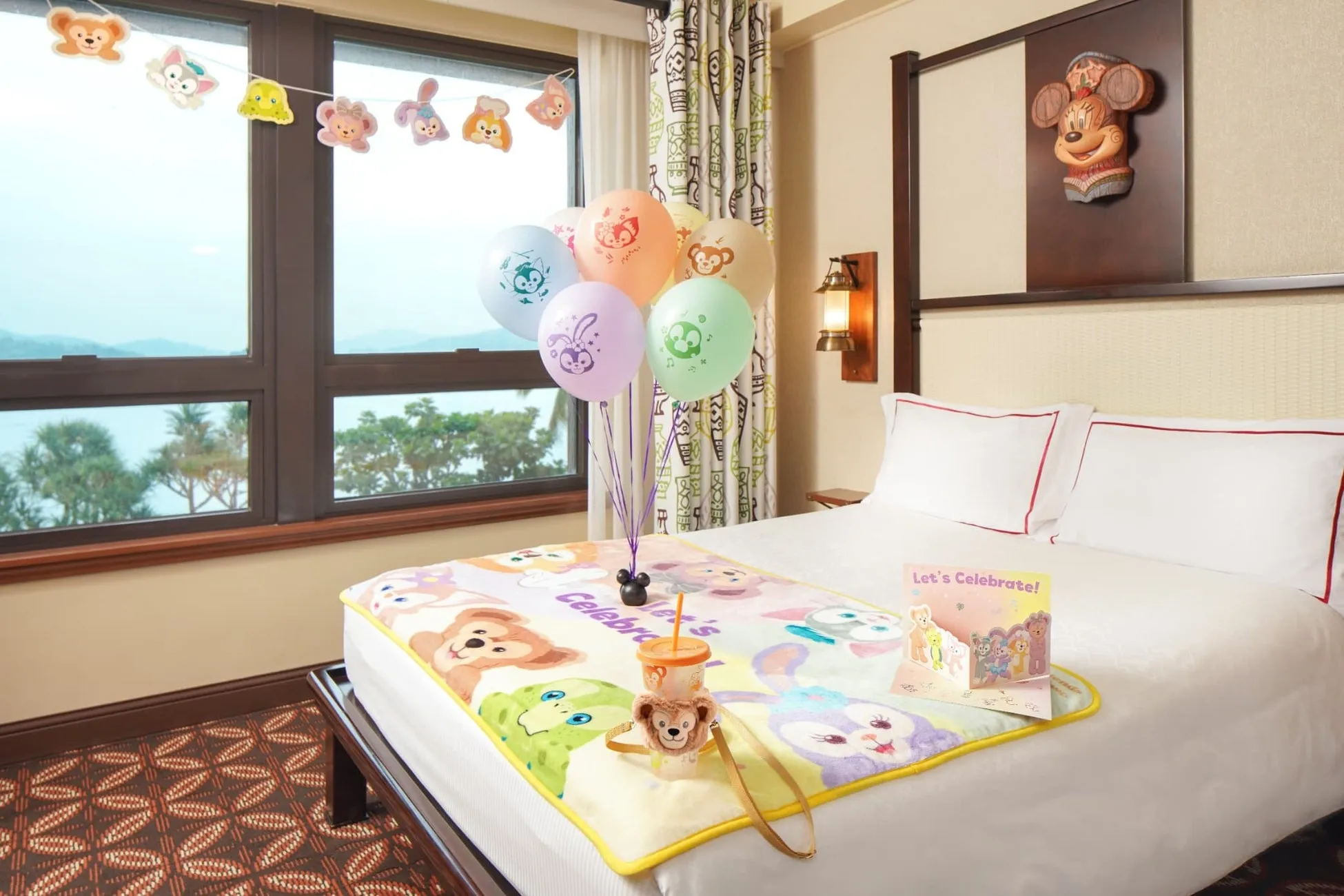 リゾートホテルでの「ミッキー＆ダッフィーのボヤージュ インルーム・テーマ・サプライズ」の特別な滞在体験