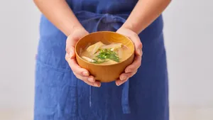 【ランキング】高校生が選ぶ最強の味噌汁の具はこれ