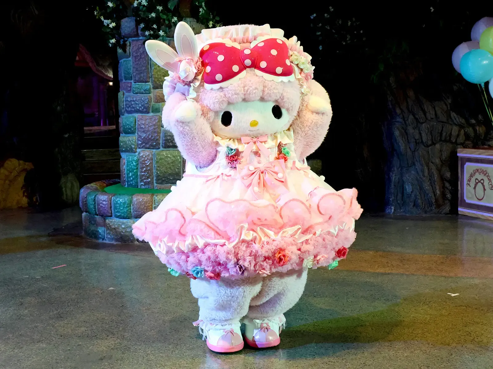 パステルカラーを基調にした“うさぎモチーフ”の新コスチューム