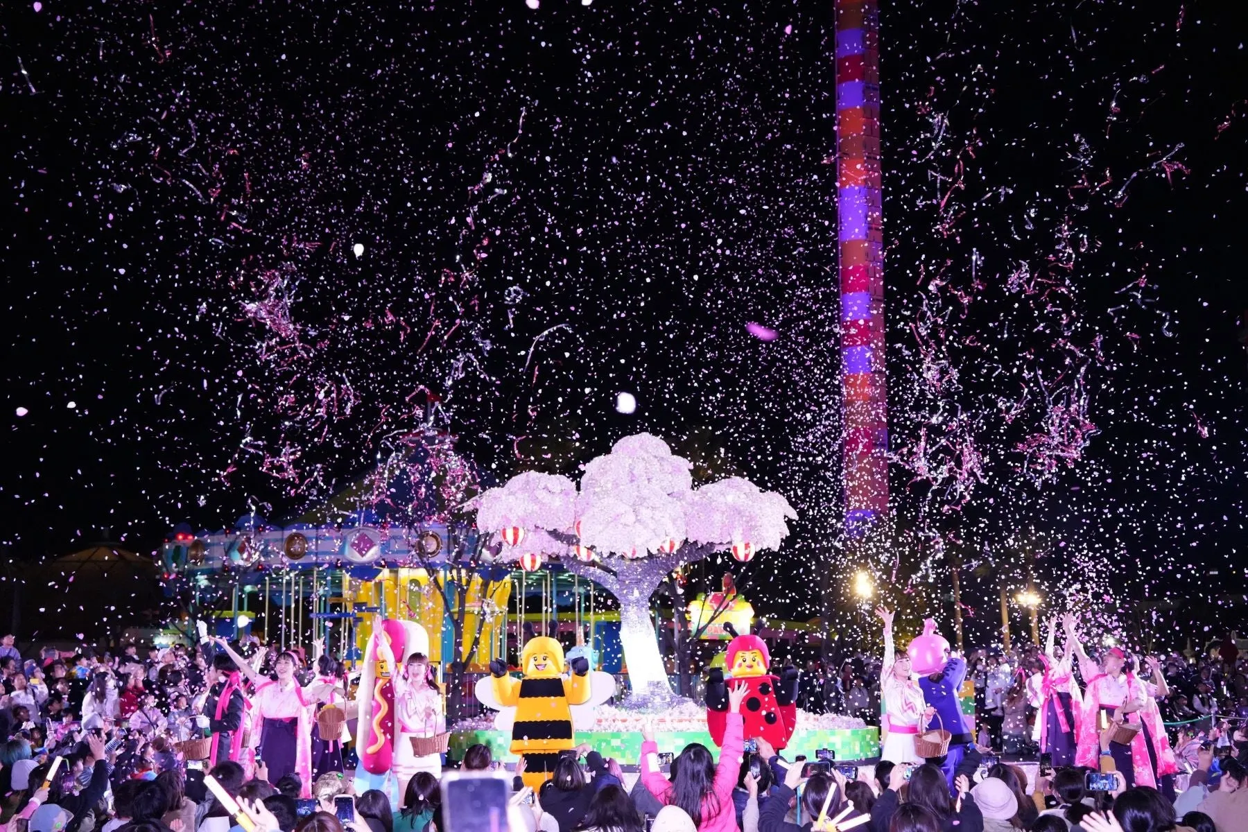 春の夜に開催された『さくらナイト』イベントの様子