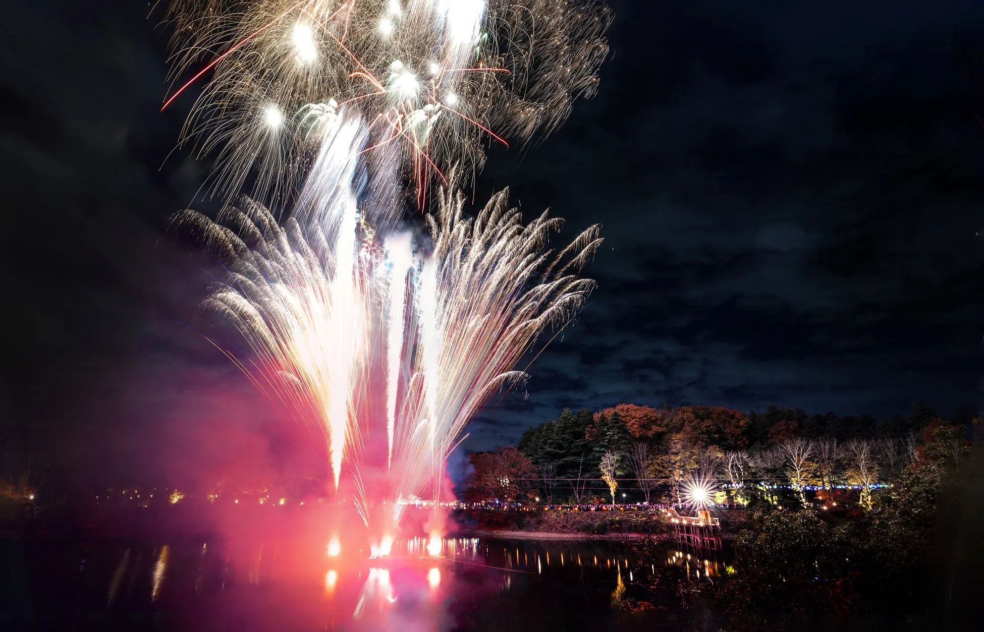 ムーミンバレーパークの花火、7周年記念イベント