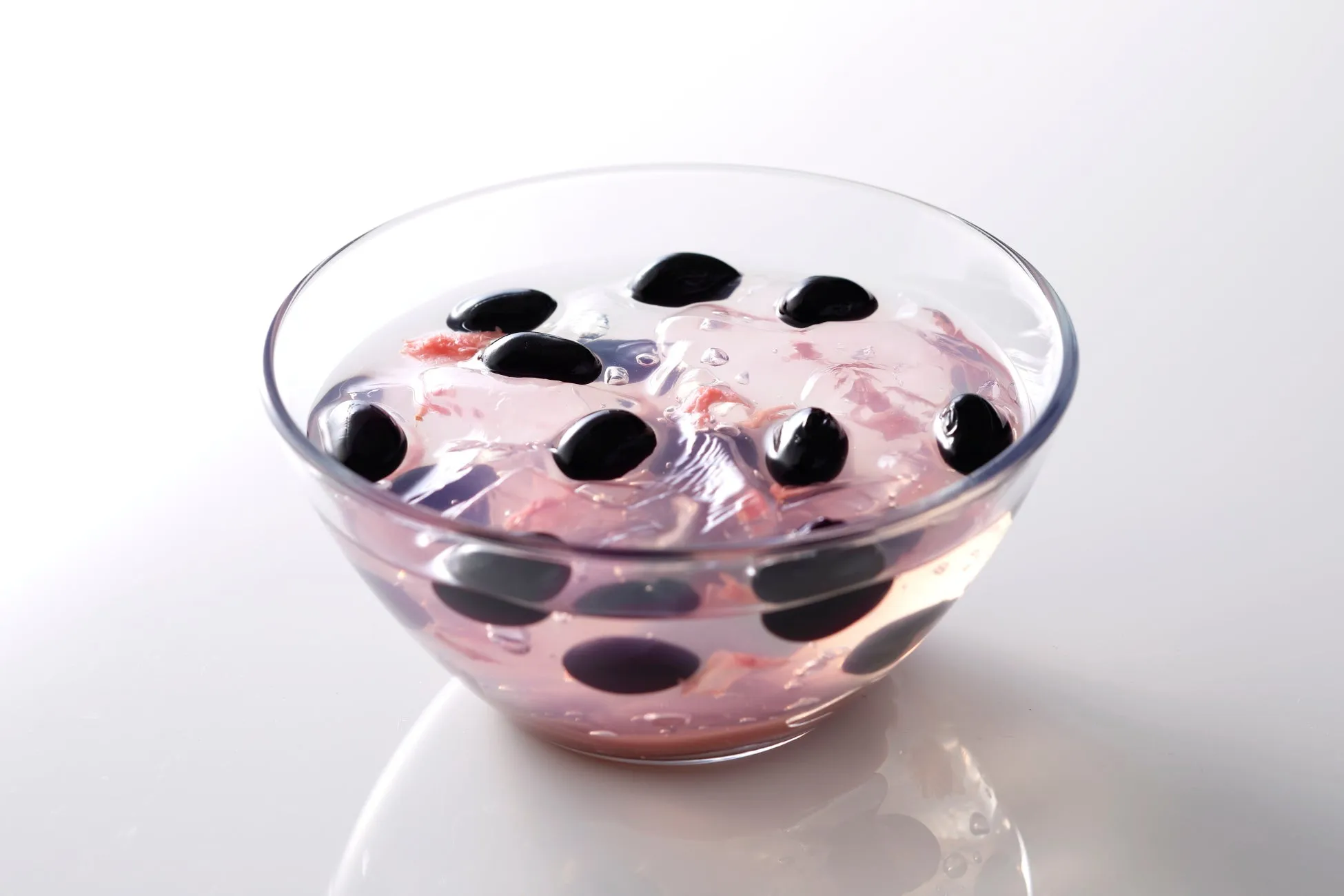 春を感じる3種のグラススイーツ『スーパー桜黒豆カン』