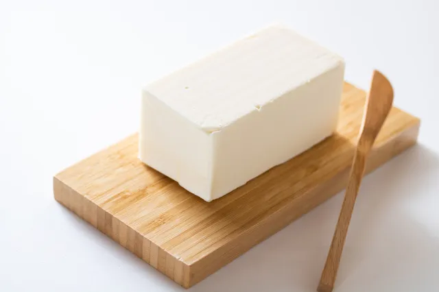 発酵バター使用の香ばしいパイ生地のアップルパイ