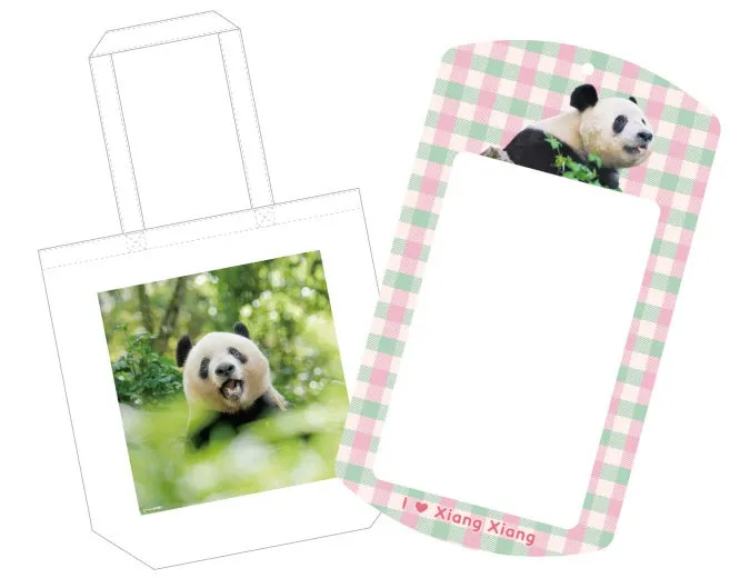 パンダをモチーフにした多彩なグッズが並ぶ物販エリアの様子