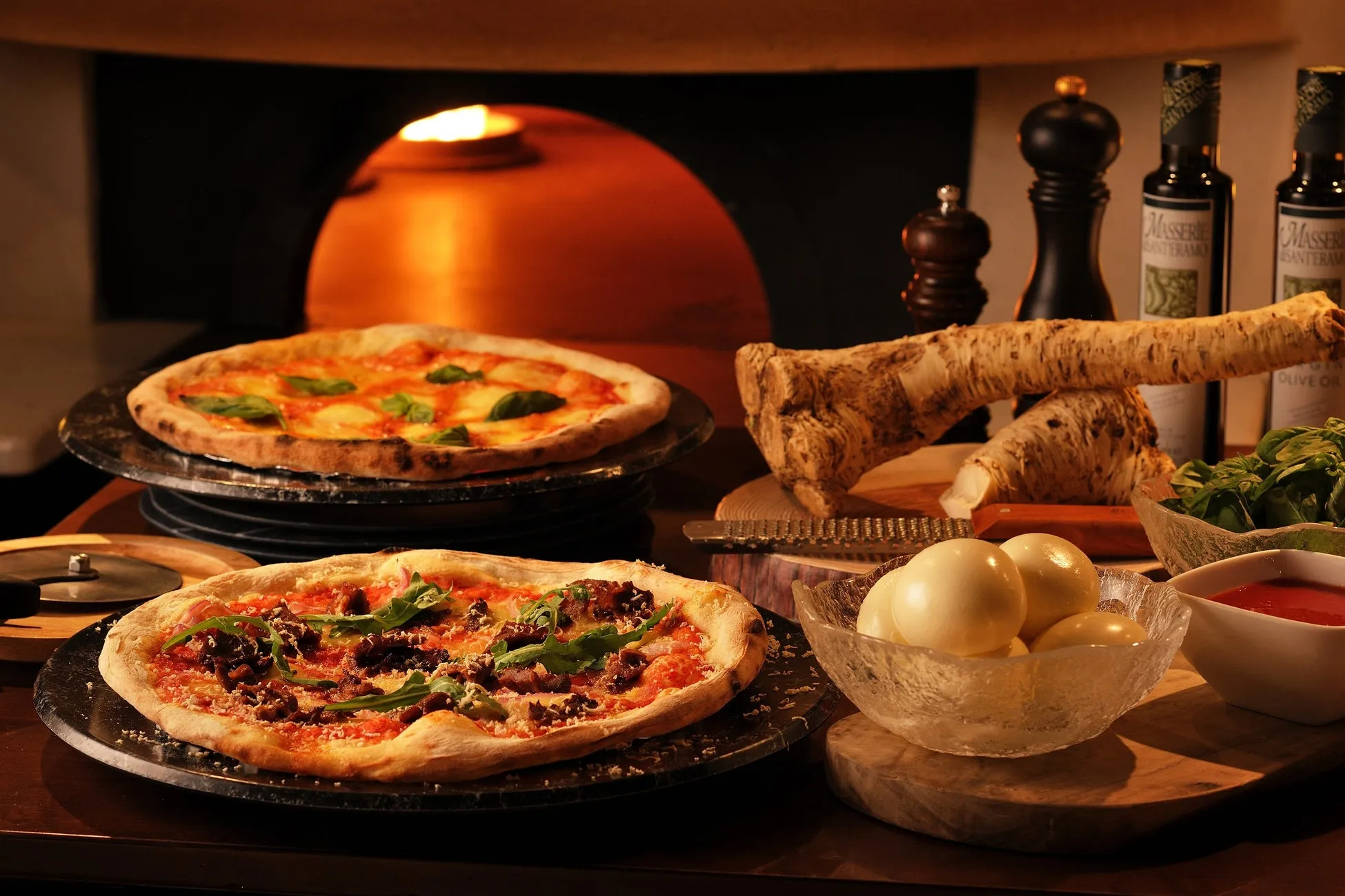 ファーム星野のチーズを使った、焼きたてピッツァ