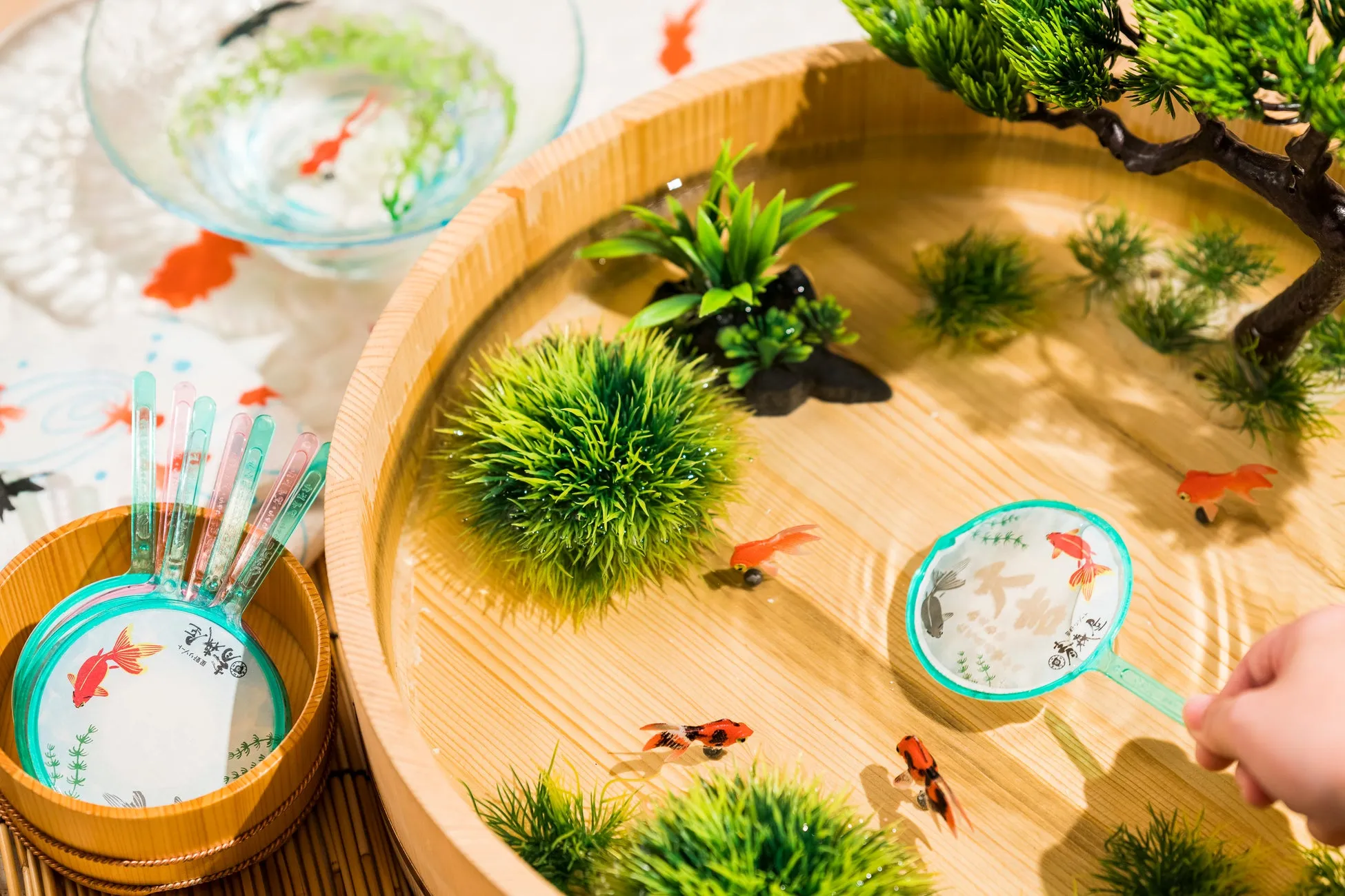 ポイを水に入れると運勢が浮かび上がる様子