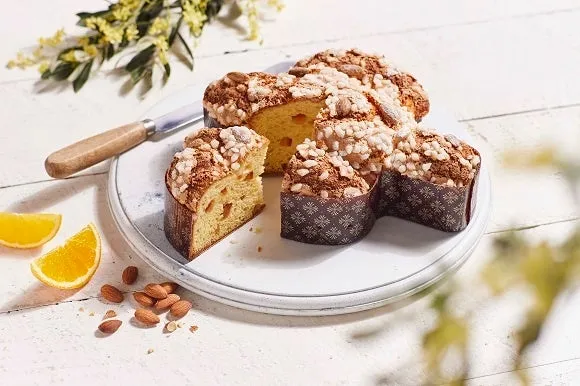 プリンチコロンバパスクアーレ アーモンドとパールシュガーをあしらった伝統菓子