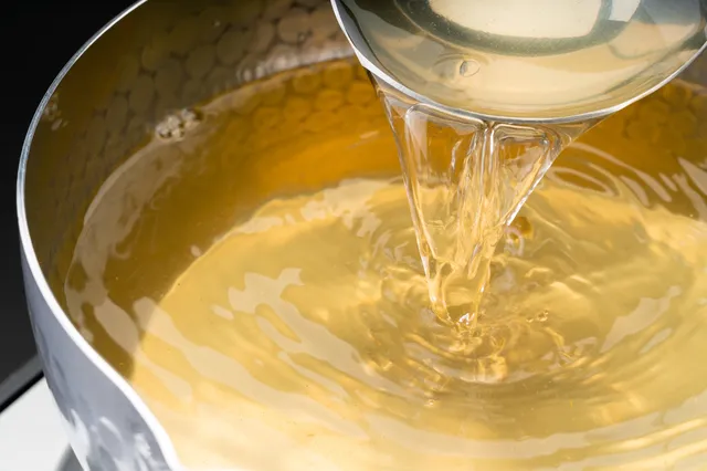 ざるそばの特製つゆに使われる一本釣り鰹の画像