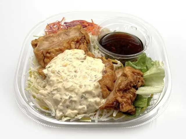 北海道名物 ラーメンサラダ 大盛タレザンギの商品写真