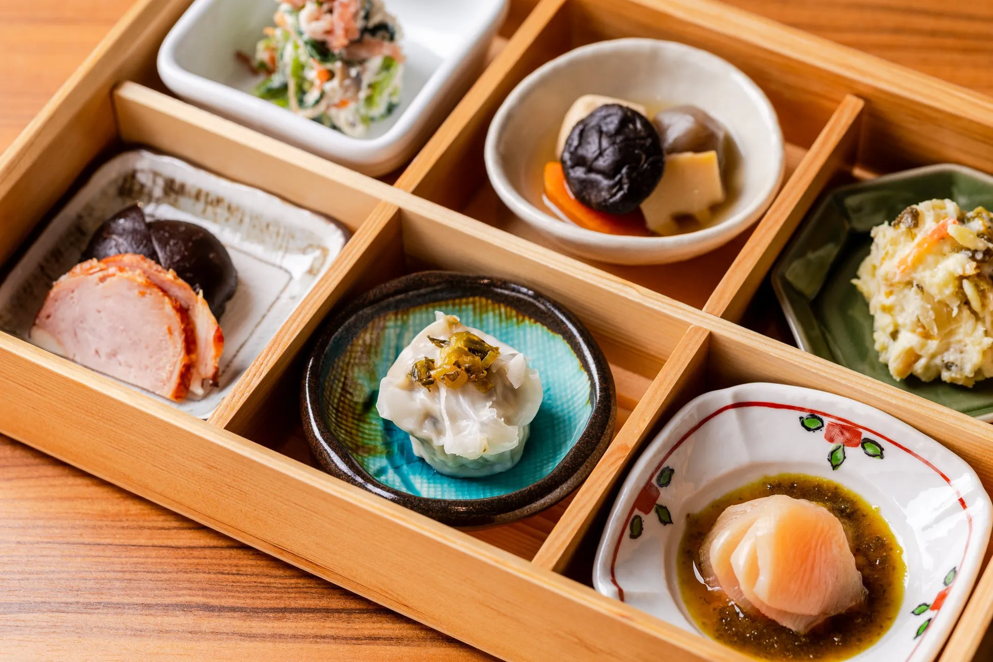 出汁しゃぶおばんざい料理の盛り合わせ
