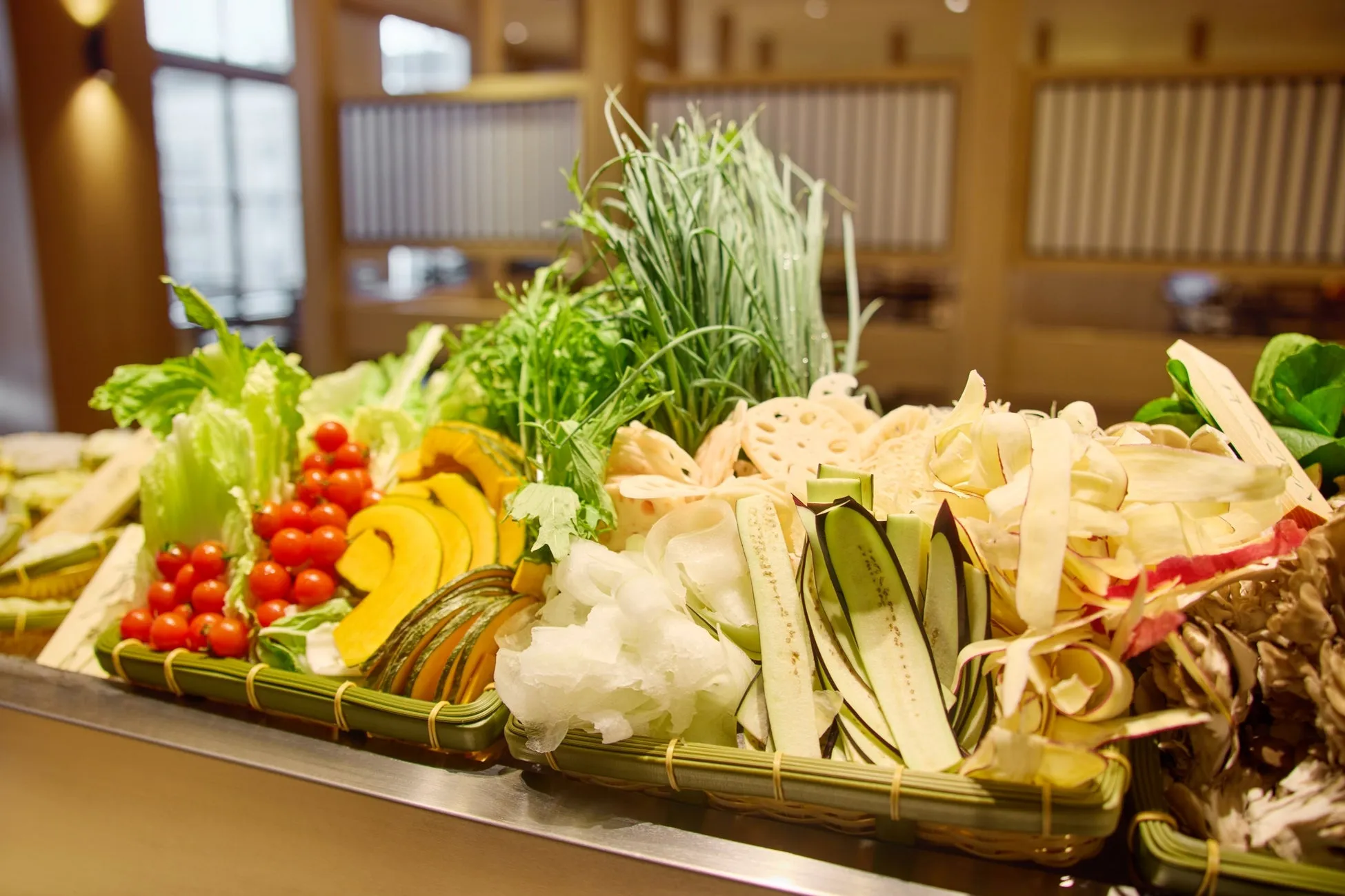 出汁しゃぶおばんざいの新鮮野菜盛り合わせ