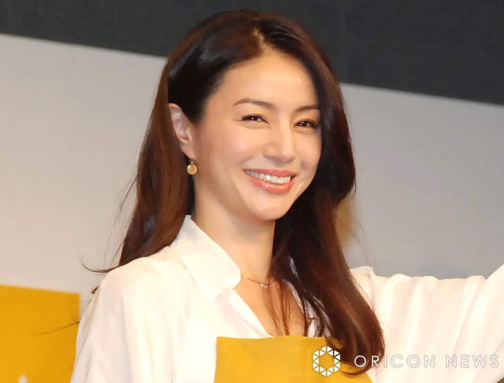 井川遥、49歳の誕生日を報告　近影にファンうっとり「いつまでもお美しい」「本当に年々美しく、憧れます」