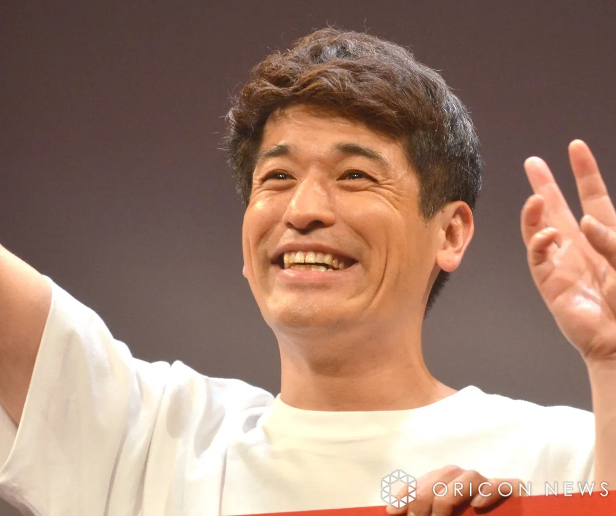 「虎党」佐藤隆太、“名前が似てる”選手と笑顔で2ショット「どちらも大好き」「2人とも男前」
