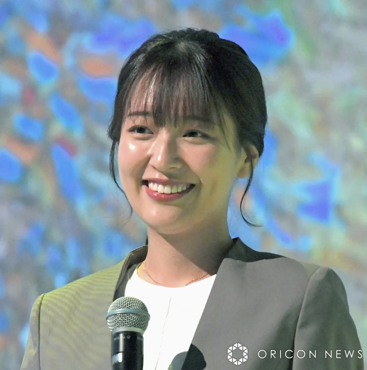 MBS山崎香佳アナ、“今年から年齢不詳”明石家さんまの誕生日祝う2ショット「ケーキ素晴らしいですね」「幾つになっても若々しい」
