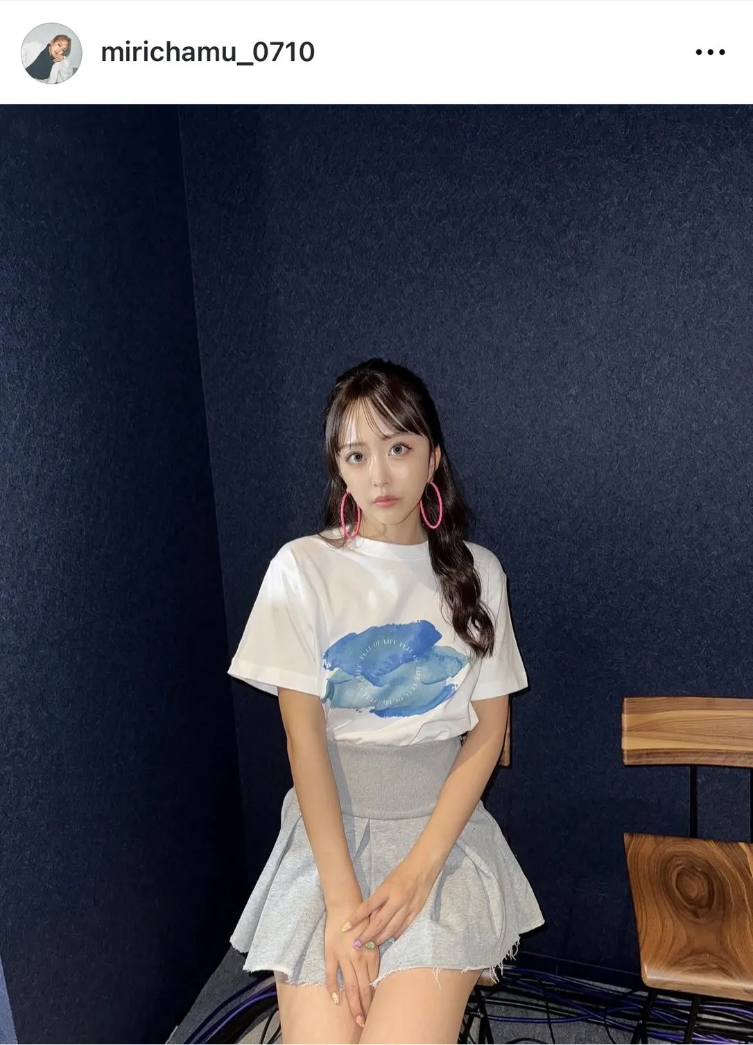 みりちゃむ、超ミニスカで太ももあらわ「超絶可愛い過ぎる」「最高に美人や」
