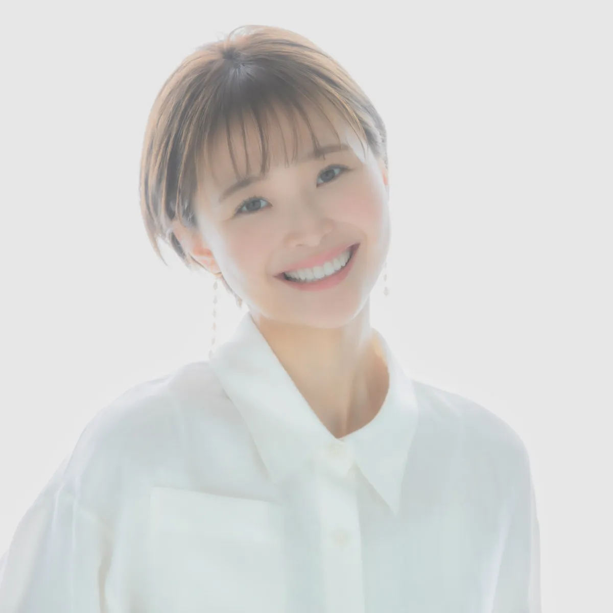 渡邊渚『水平線』イベント開催　真っ赤な衣装で決意「再び輝けると証明する作品に…」