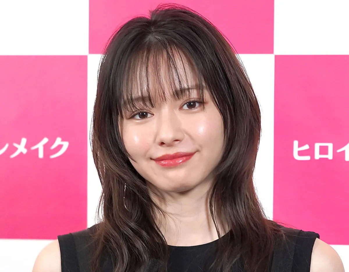 山本舞香、“金髪ボブ”大変身ショットが話題「似合いすぎてる」「眼福」　みちょぱとのプライベートも公開