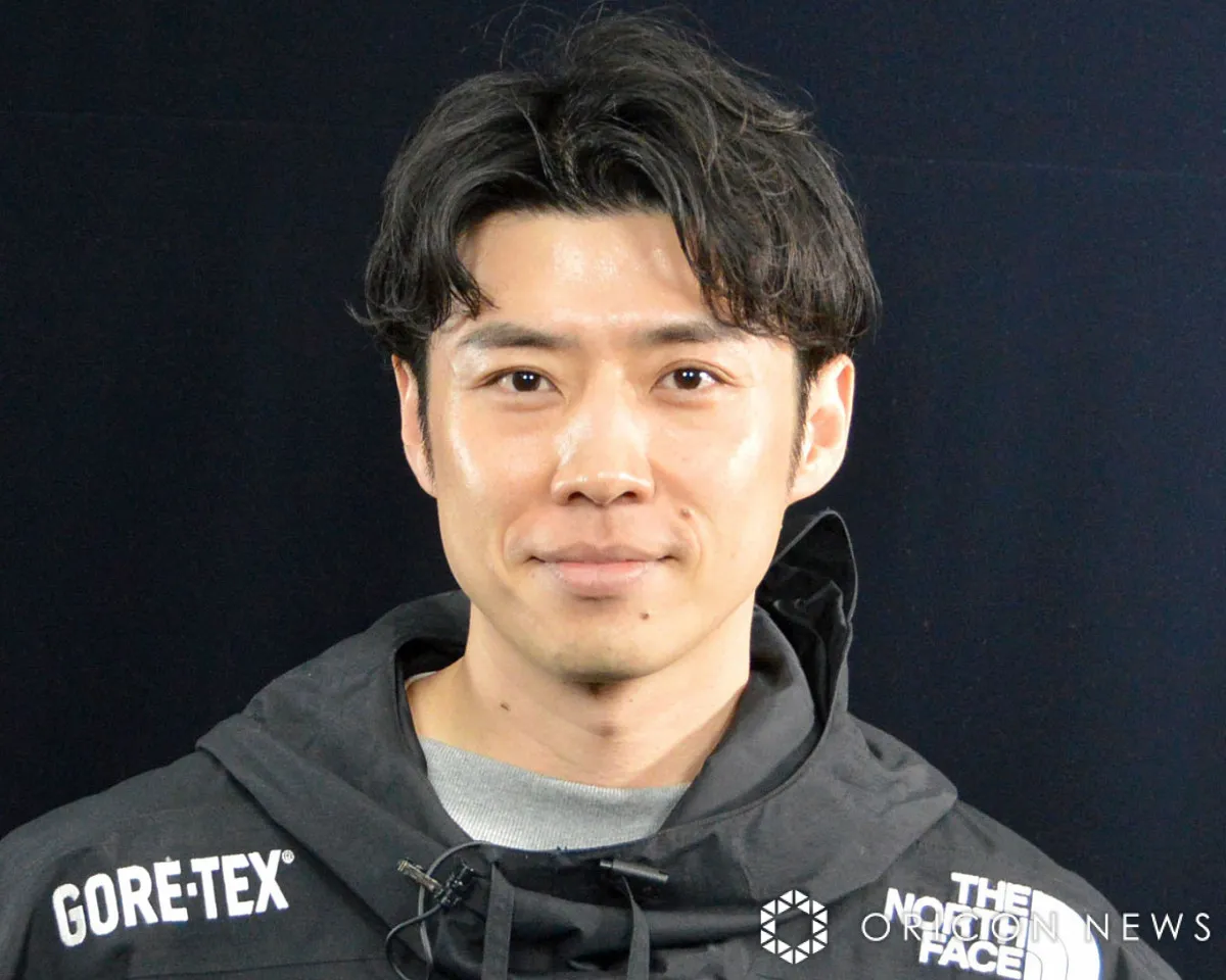 再婚の4代目バチェラー・黄皓氏、妻＆長女とリンクコーデで家族3ショット「パパさんを見る娘ちゃんかわいい」「奥様すんごい脚長い！」「とっても幸せそう」