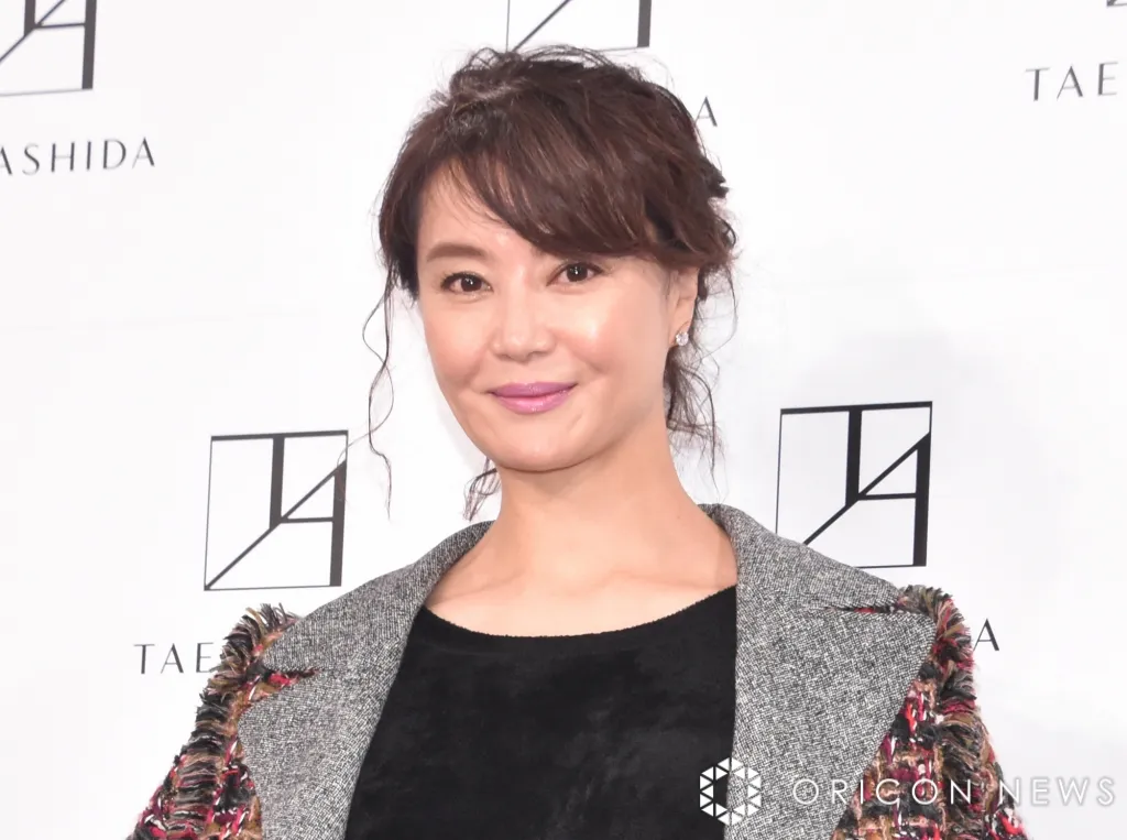 観月ありさ、「3匹とも11歳」愛犬の近影を投稿「なんてカワイイこの後ろ足」「ありさちゃんに似て脚がながいのかな」