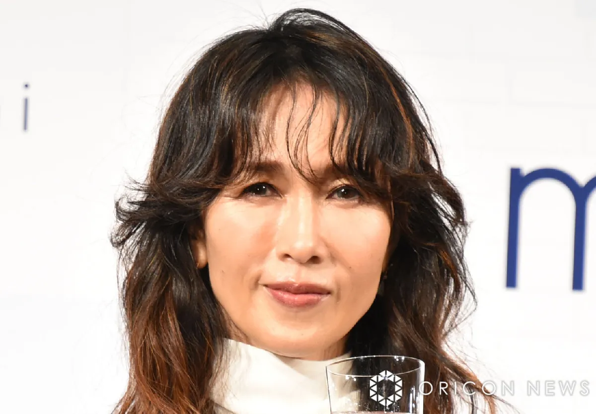 工藤静香、約20年間育てる植物と“背くらべ”2ショット「私の身長をゆうに超えた！」　花束からの“植え替え”で大きく成長