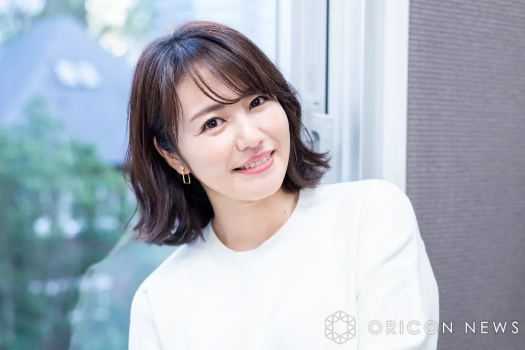 磯山さやか、“娘”と仲良し2ショット「その後元気にやってますか～」「おとしねは熊が多い？」　『夫よ、死んでくれないか』オフショット