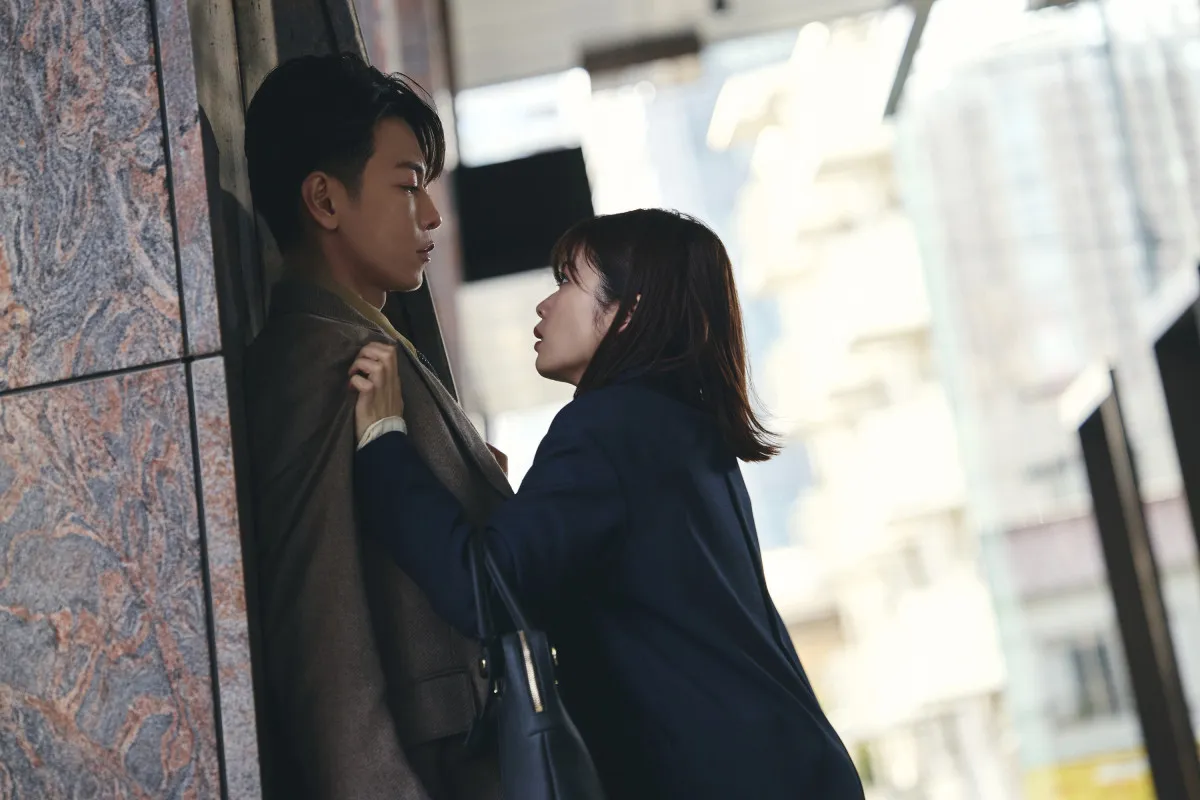 横山裕“友也”は再び暴力的な態度をとり、小芝風花“美紗”は恐ろしいルールに気付く　『私の夫と結婚して』第4話あらすじ