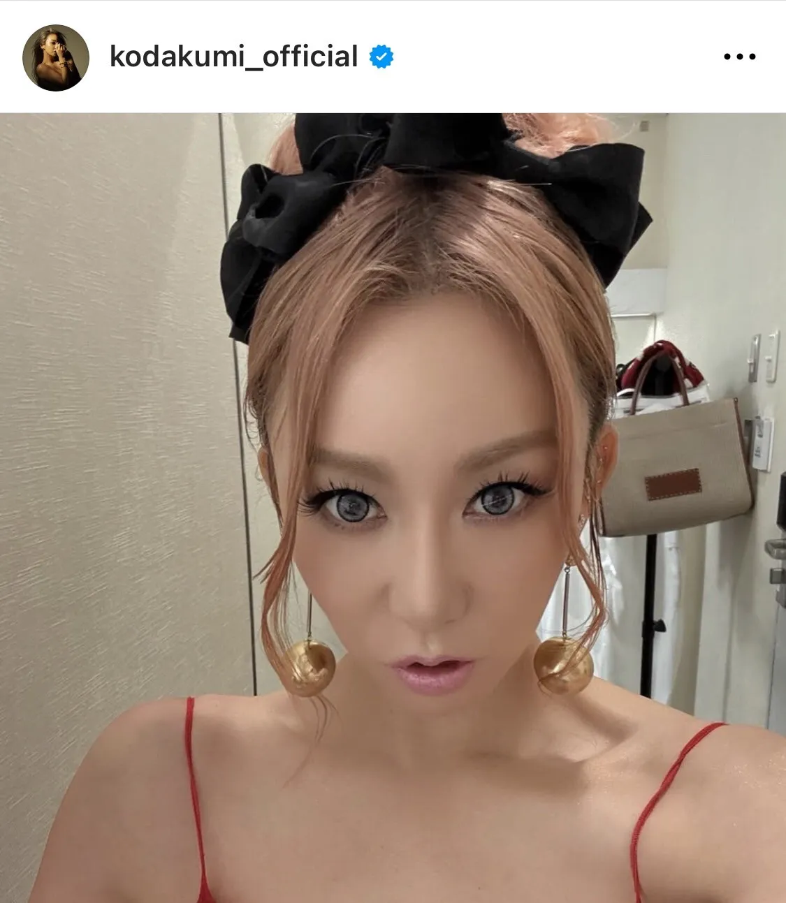倖田來未、“美背中”全開のドレス姿「めちゃくちゃセクシー」「たまりません!!!!」