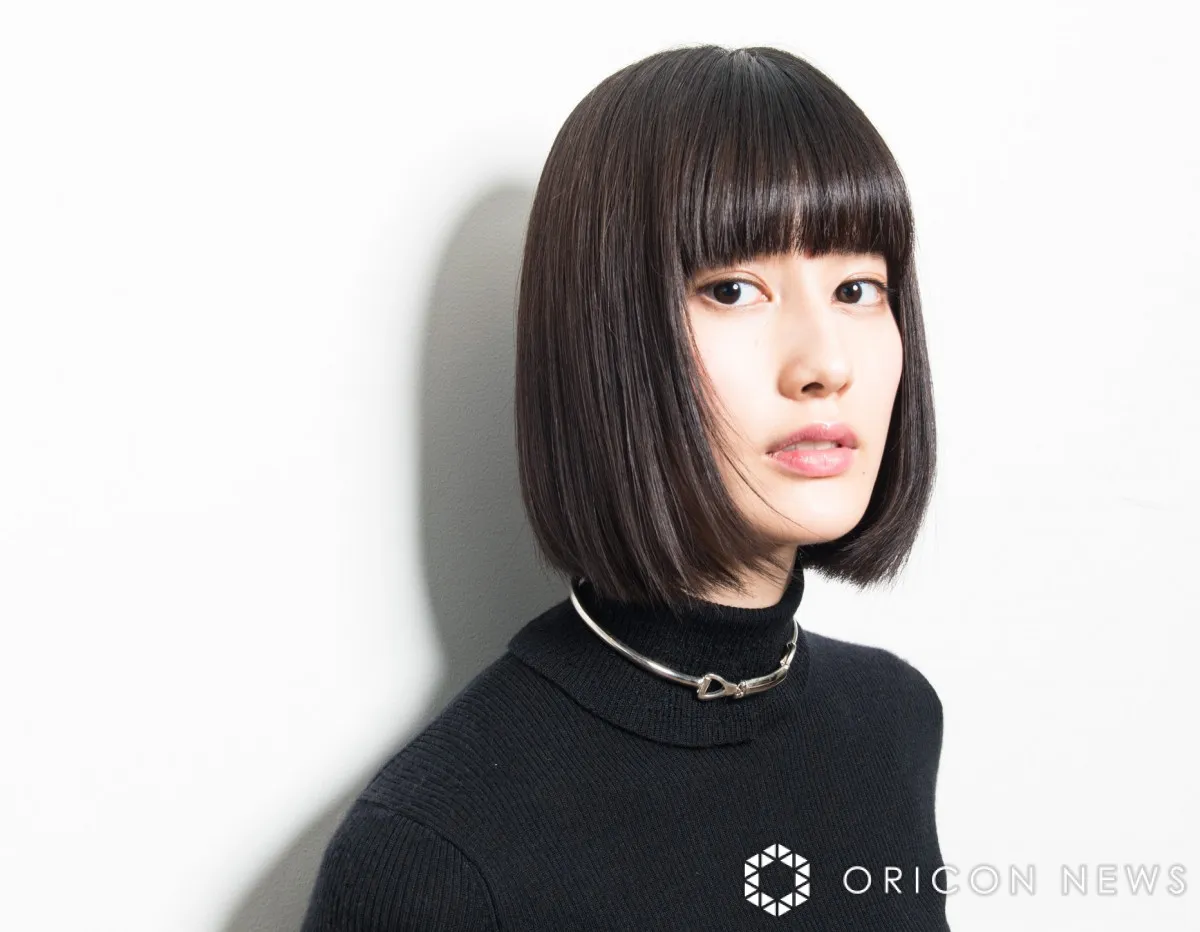 橋本愛、ギャルメイク×顔ピアス姿が「かっけー！」と話題　大河『べらぼう』てい役との“ギャップ大”なオフショに反響「ギャルを通り越して、もう別次元」