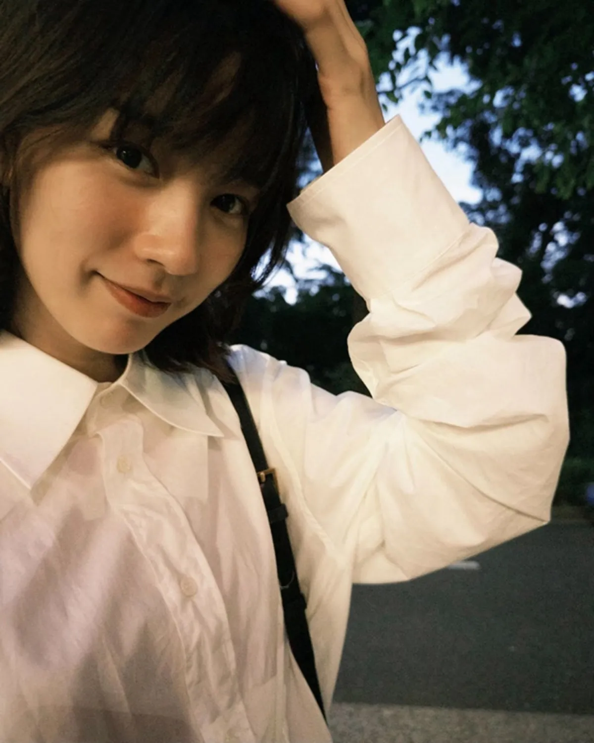のん、ミニ丈私服コーデで美脚スラリ「激カワ」「足綺麗」「いつも異次元のオシャレ」