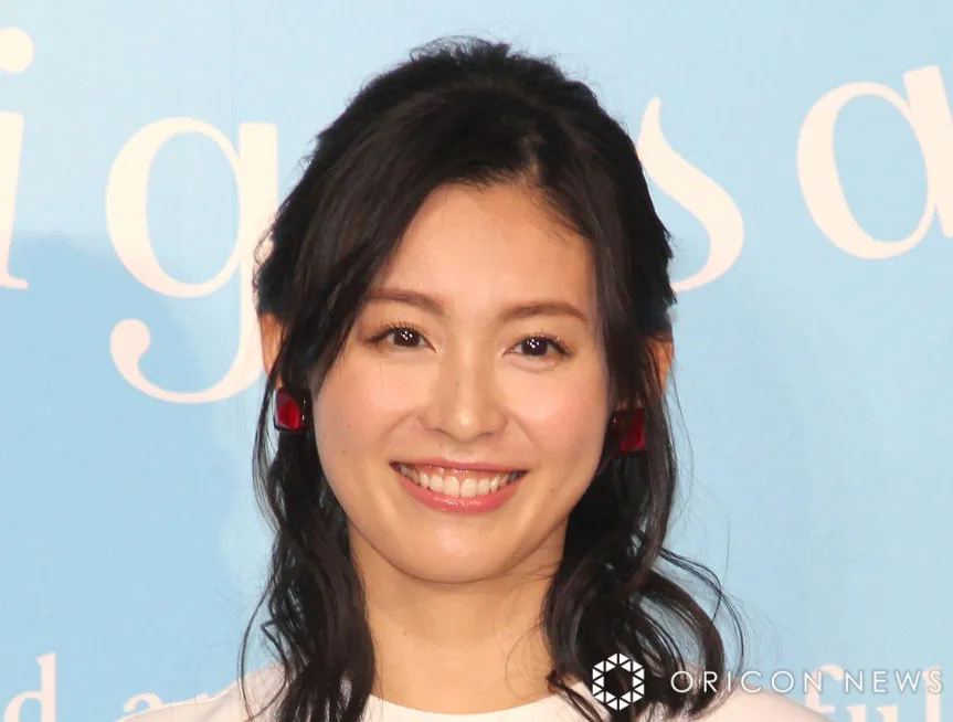 本仮屋ユイカ、甥っ子＆姪っ子と“顔出し”ショット「めちゃめちゃかわいすぎる」「笑顔が素敵」