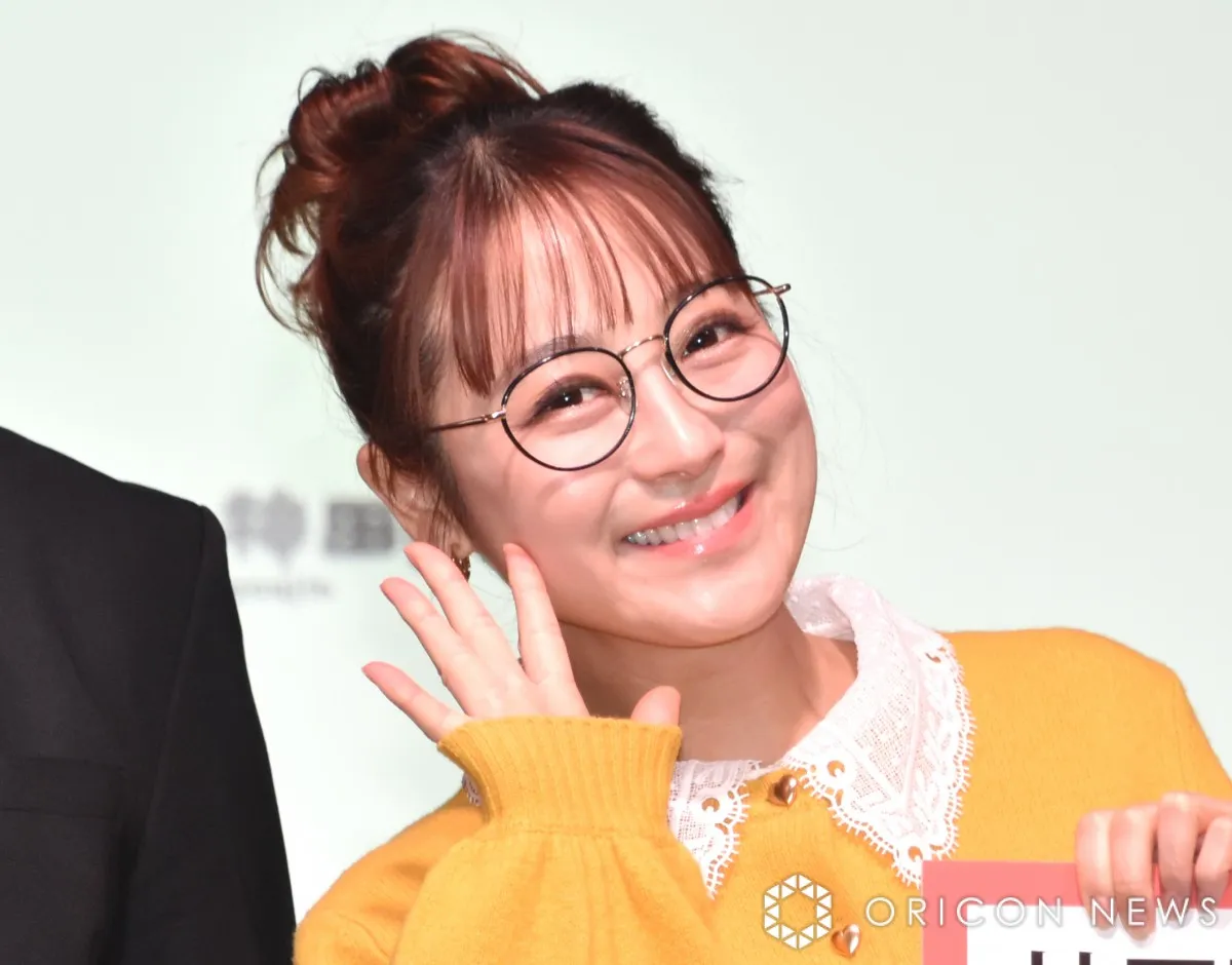 鈴木奈々「今の私はバストに自信！」　ランジェリー姿公開に反響「めちゃくちゃ可愛い」