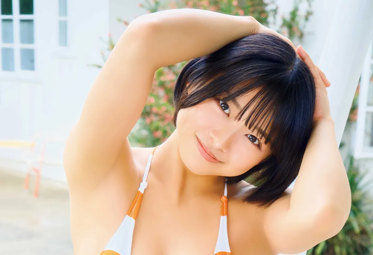 太陽のような笑顔のショートカット美少女・桑島海空、WEBグラビア『海空日和』で圧倒的美ボディ披露