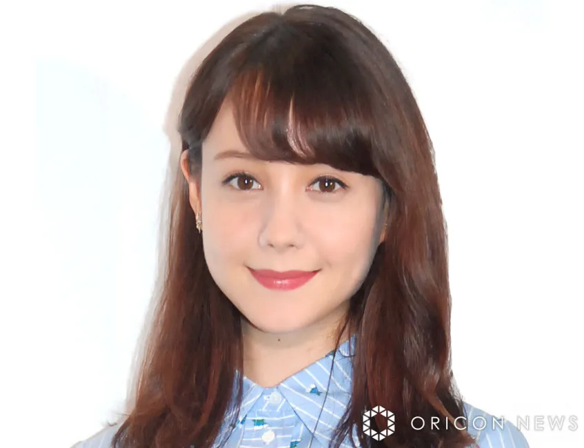 トリンドル玲奈、「すごい別人！」“整形前”姿に反響　主演ドラマで2つの顔演じる「特殊メイクすごい」