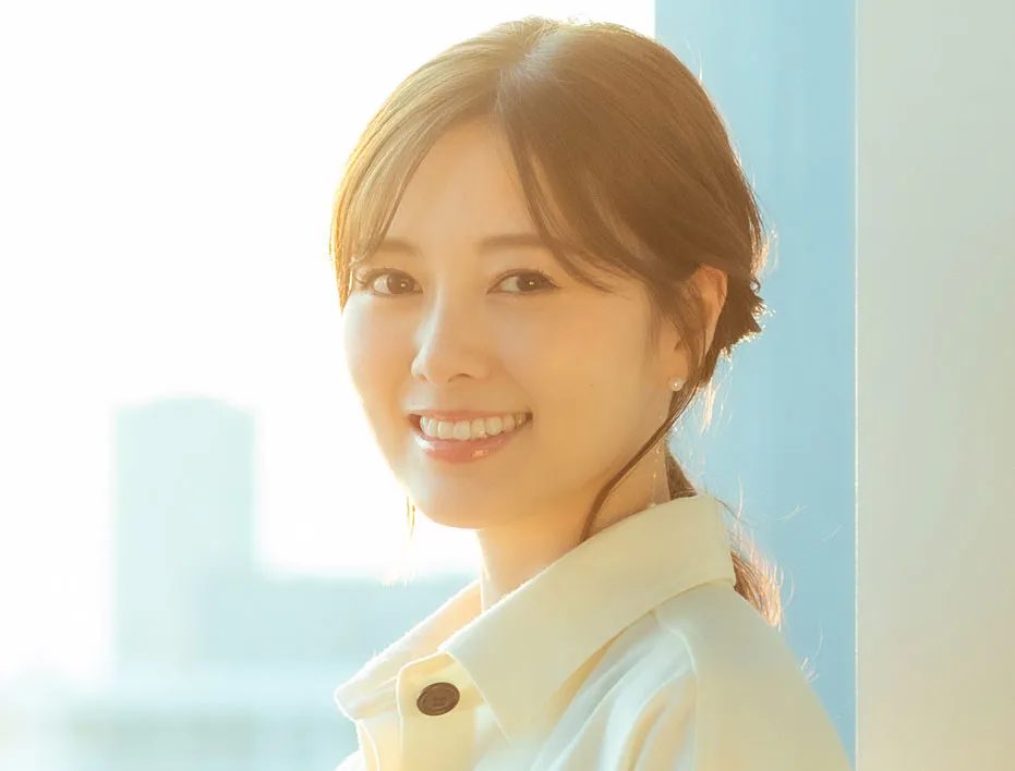 白石麻衣、齋藤飛鳥と密着ショット「自慢する」　乃木坂46卒業後初共演に反響「エモすぎ」「大人っぽくなった」