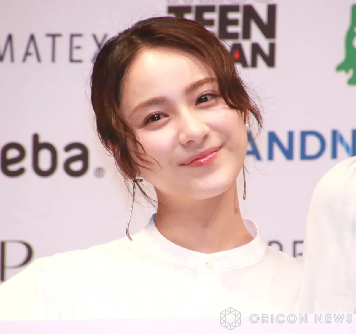平祐奈、大人の色気漂うショットにファン「雰囲気違くてめっちゃ可愛い」「どこまで虜にさせる気」