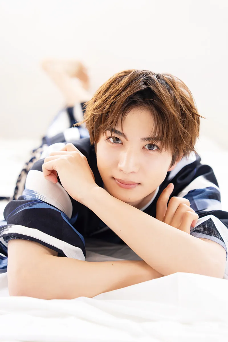 知念英和、初めての書籍を発売「幸せな気持ちでいっぱい」 『仮面ライダーカヴ』ショウマ役で人気