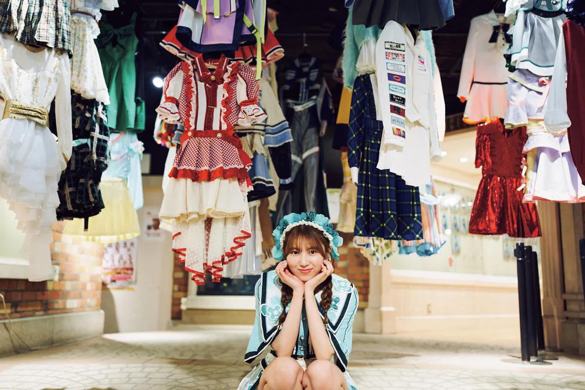 SKE48・菅原茉椰、思い出の詰まった衣装とのショットを解禁　2nd写真集発売記念のパネル展開催決定