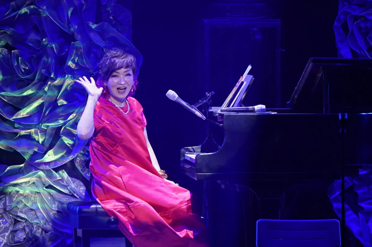 清水ミチコ、来年4月まで続くロングツアーが決定、ツアータイトルは『HAPPY PARADISE』　恒例の日本武道館公演は1月3日
