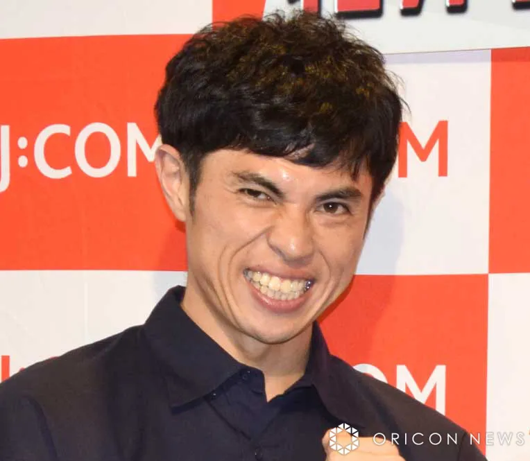 小島よしお、“やんちゃ”な1歳長男と仲良し2ショット「わかるーー」「わ～かわいすぎます」