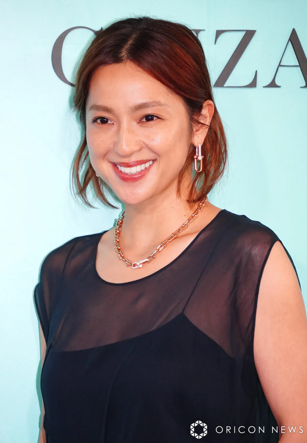 中村アン、上品な美しさを体現　ロングワンピース着こなす