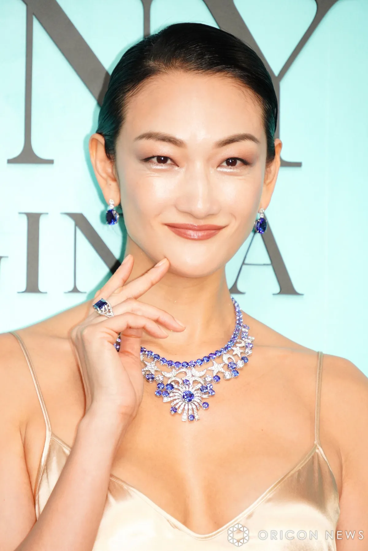 冨永愛、輝いた瞬間問われて即答「毎日です」　MCも惚れ惚れする美しさ「ジュエリーも喜んでる」