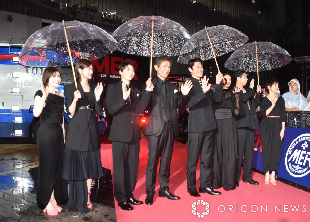 『TOKYO MER』豪華キャストが集結　野外イベントでゲリラ豪雨に見舞われる　激しい雷雨で鈴木亮平が気遣う「皆さんの健康が1番ですので」